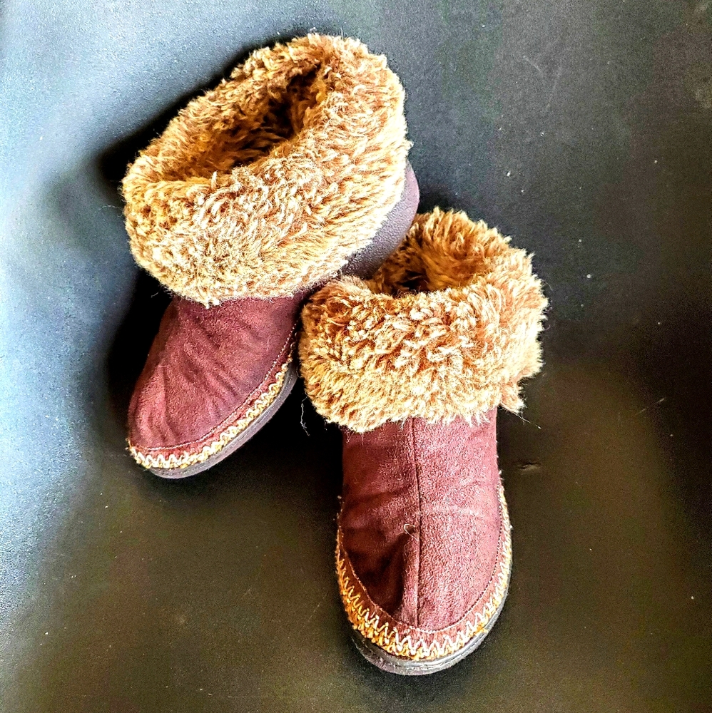 Isotoner Slippers